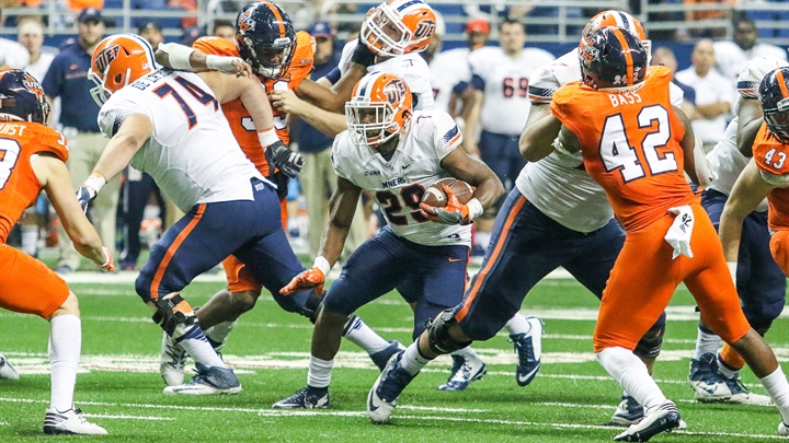 Former UTEP Miners RB Aaron Jones Helps The Packers Beat