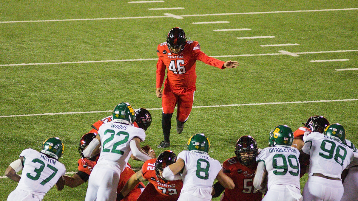 Colleges: Walk-on kicker a hit at Texas Tech