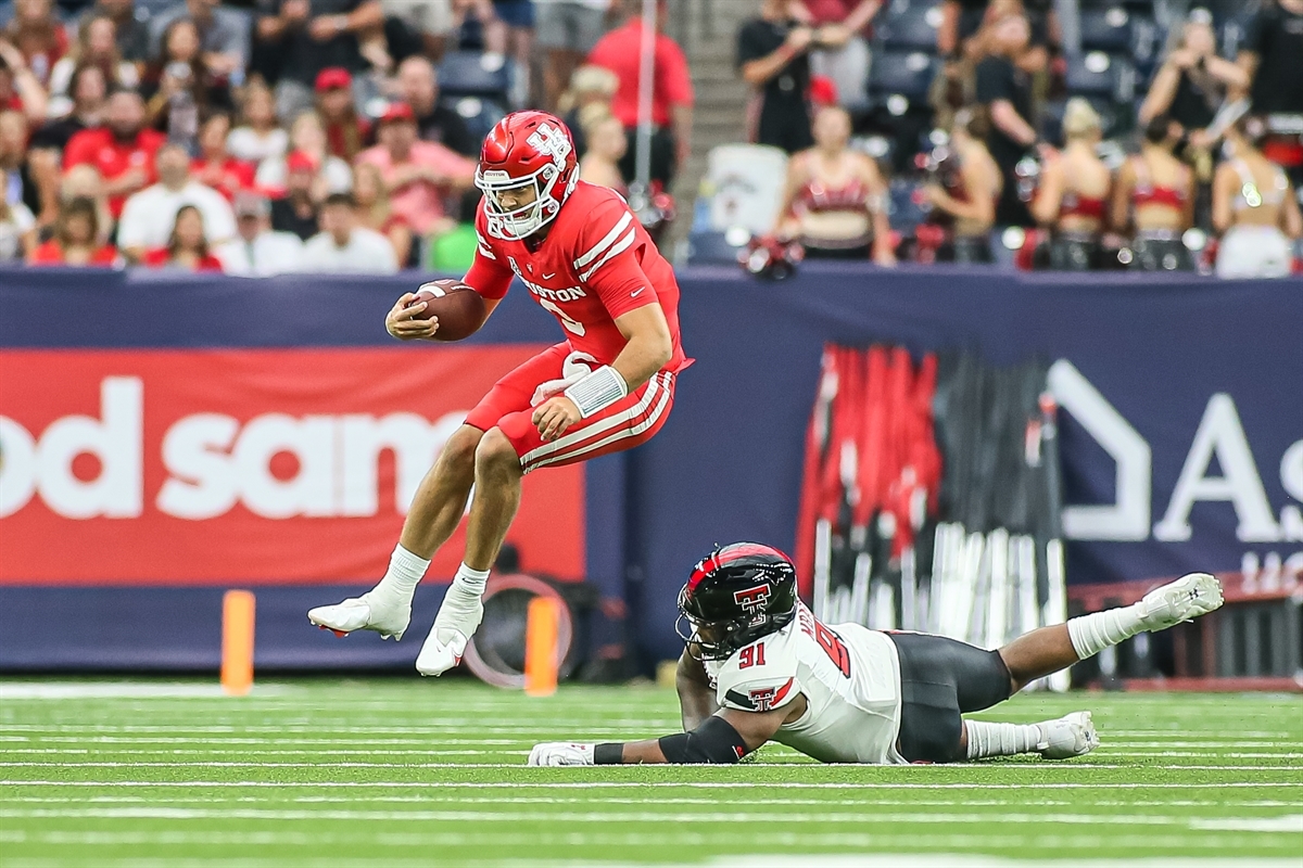 UH Players Wear 'Houston' On Front, Back Of Jerseys