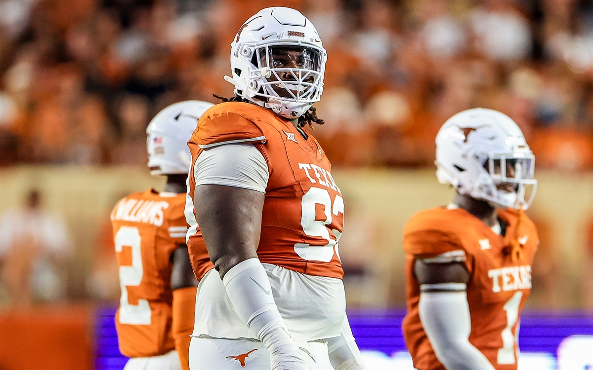 Texas wins a thriller of its own making to keep Big 12 title hopes alive