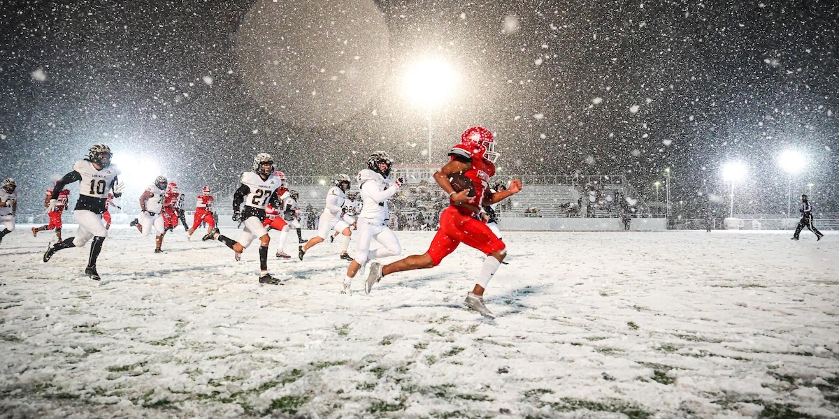 PHOTOGRAPHERS Want to shoot for Dave Campbell's Texas Football?